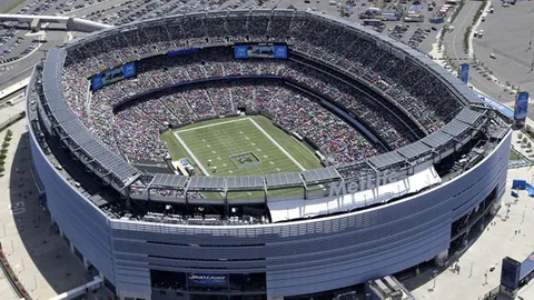 “曼联门将力挽狂澜，险胜阿森纳全队十人挺进下一轮”